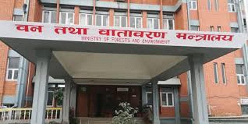 मापदण्ड पालना नगर्ने उद्योग र अस्पताल कारवाहीमा